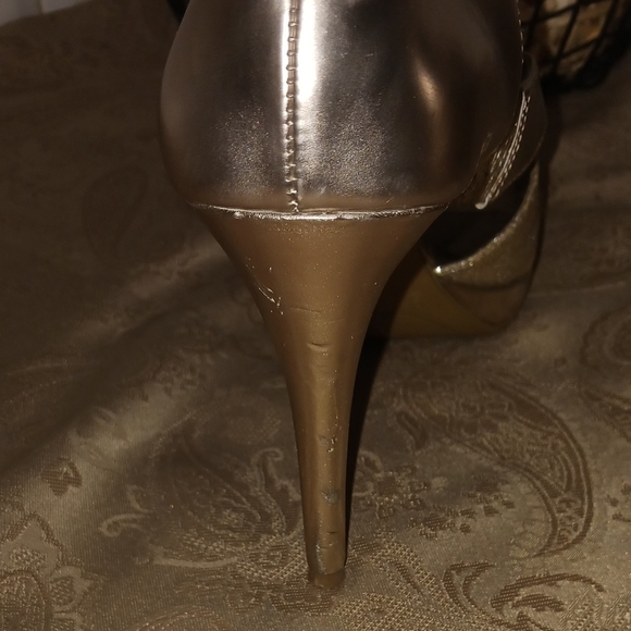 Fioni Gold Open Toed Heels Size 9 - Picture 10 of 12